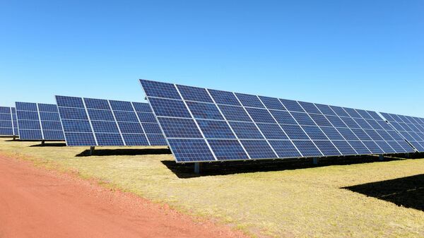 Planta de páneles solares inaugurada en México durante el gobierno de Enrique Peña Nieto. - Sputnik Mundo