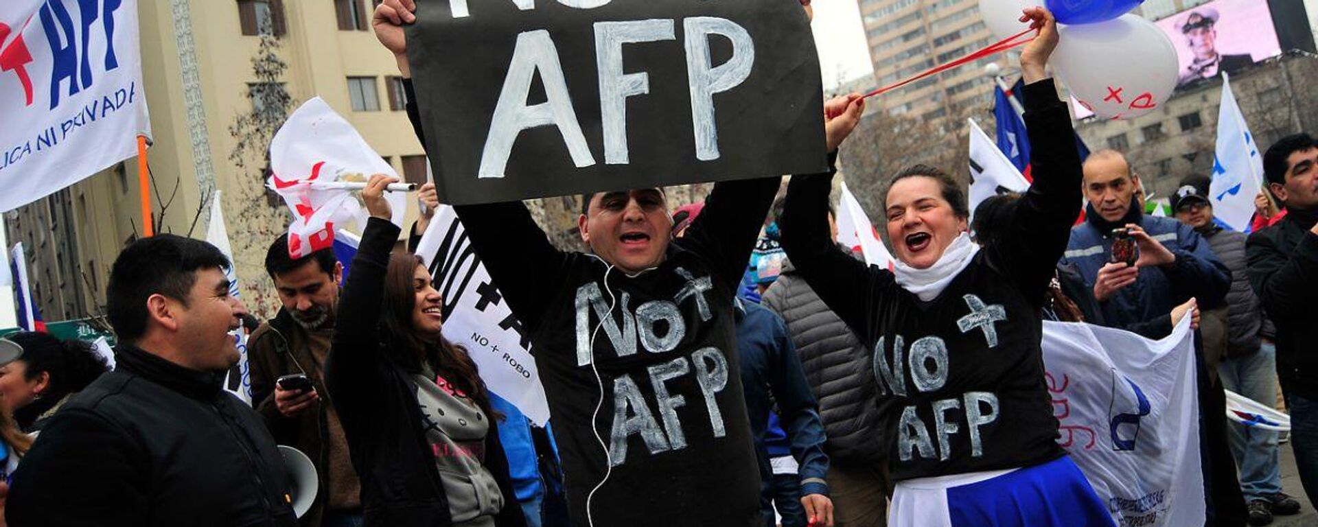 Manifestación contra las AFP en Chile - Sputnik Mundo, 1920, 05.05.2022