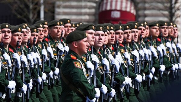 Militares rusos en la Plaza Roja de Moscú - Sputnik Mundo