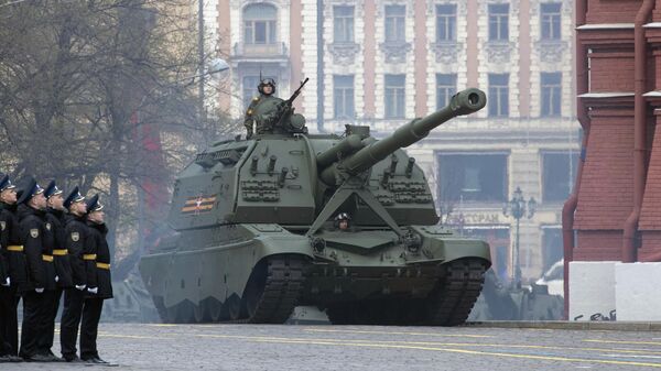 Un modernizado obús autopropulsado Msta-S durante el desfile militar del Día de la Victoria - Sputnik Mundo