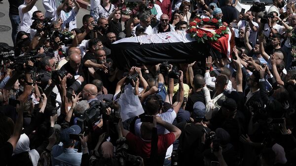 Comienza en Jerusalén el funeral de la periodista de 'Al Jazeera'  - Sputnik Mundo