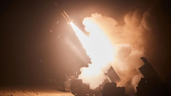 Запуск ракет на совместных военных учениях США и Южной Кореи  - Sputnik Mundo