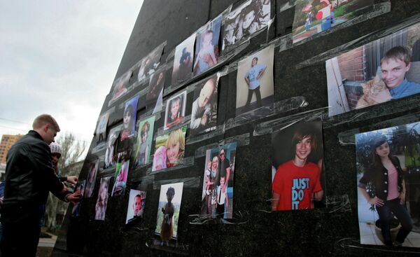Desde 2014 hasta 2022, más de 100 niños murieron por los constantes ataques ucranianos en Donbás. Desde 2014 hasta 2022, más de 100 niños murieron por los constantes ataques ucranianos en Donbás. - Sputnik Mundo