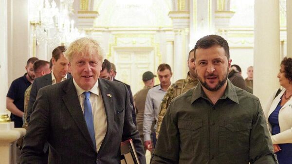 El primer ministro británico, Boris Johnson, y el líder ucraniano, Volodímir Zelenski. - Sputnik Mundo