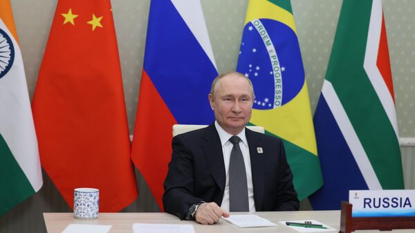 Vladímir Putin, el presidente ruso, participa en  la XIV Cúpula de los BRICS 2022 - Sputnik Mundo