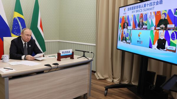 El presidente de Rusia, Vladímir Putin, durante una videoconferencia con los líderes de los países BRICS - Sputnik Mundo