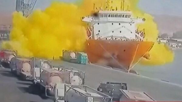  Explosión tóxica en el puerto de Aqaba - Sputnik Mundo