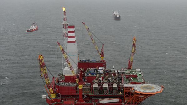 Una plataforma petrolífera en el mar de Pechora - Sputnik Mundo