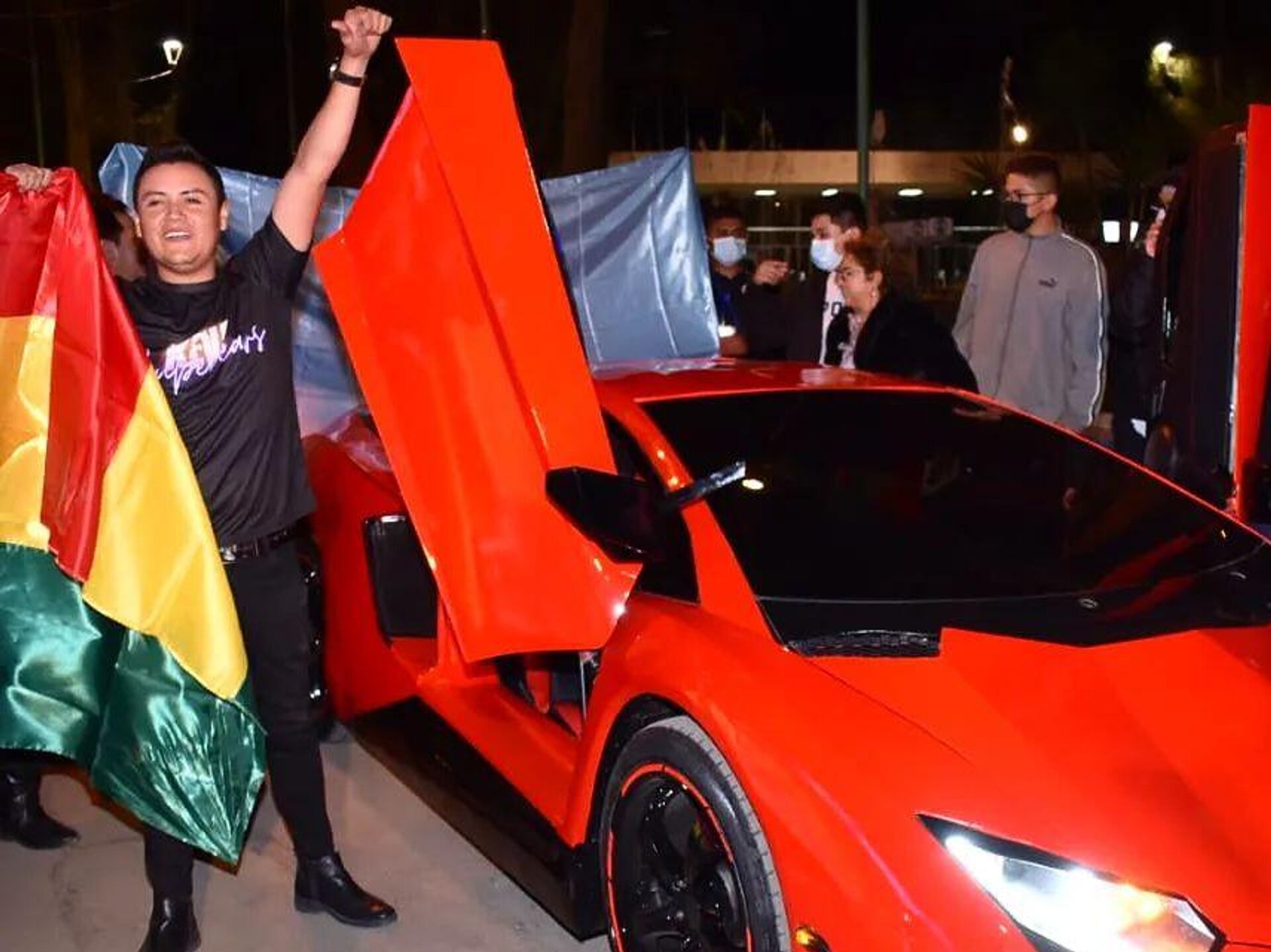 Así es el Lamborghini fabricado por un joven boliviano a partir de fibra de  vidrio | Videos , Sputnik Mundo