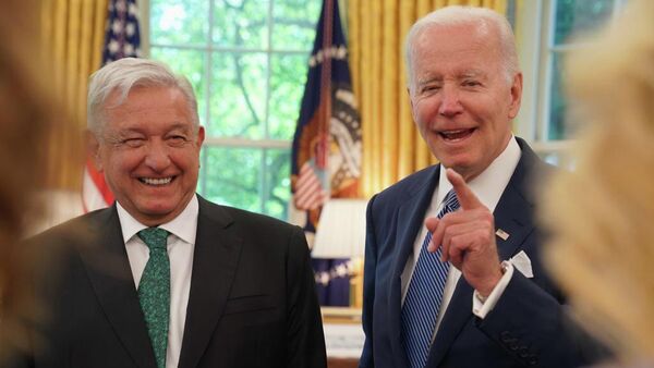 El presidente de México, Andrés Manuel López Obrador, y el presidente de Estados Unidos, Joe Biden, durante su reunión en la Casa Blanca - Sputnik Mundo