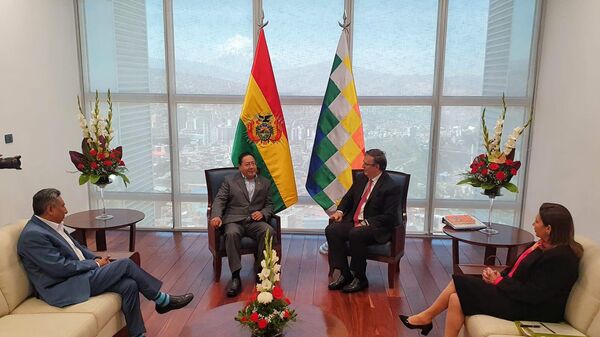 El presidente de Bolivia, Luis Arce, recibe al canciller de México, Marcelo Ebrard. - Sputnik Mundo