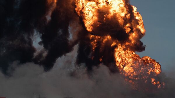 Incendio en depósito de petróleo en Matanzas, Cuba - Sputnik Mundo