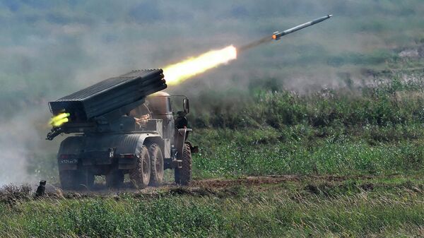 El vehículo de combate del sistema de cohetes de lanzamiento múltiple (MLRS) Tornado-G - Sputnik Mundo