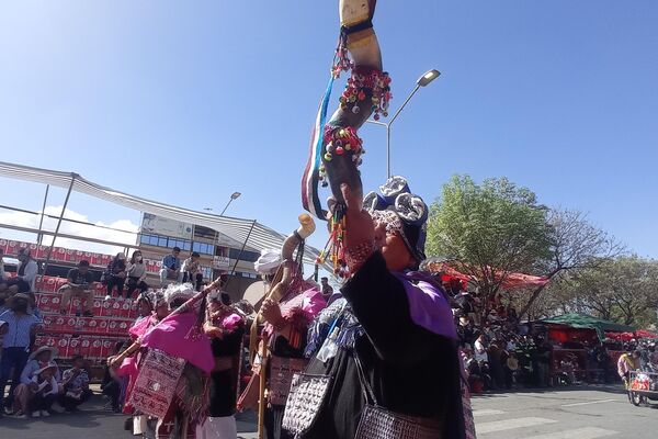 La celebración de la fiesta de la Virgen de Urkupiña en en Cochabamba, Bolivia - Sputnik Mundo