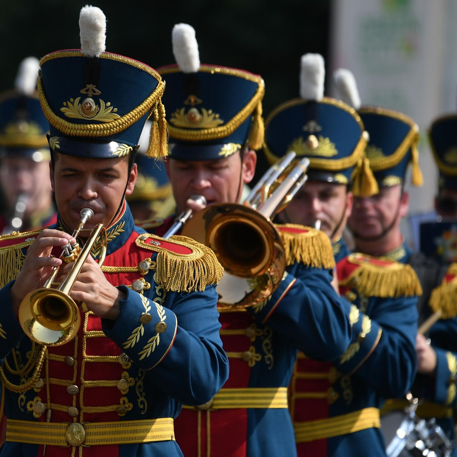 Desfile de bandas militares en el festival Torre Spásskaya de Moscú -  03.09.2022, Sputnik Mundo