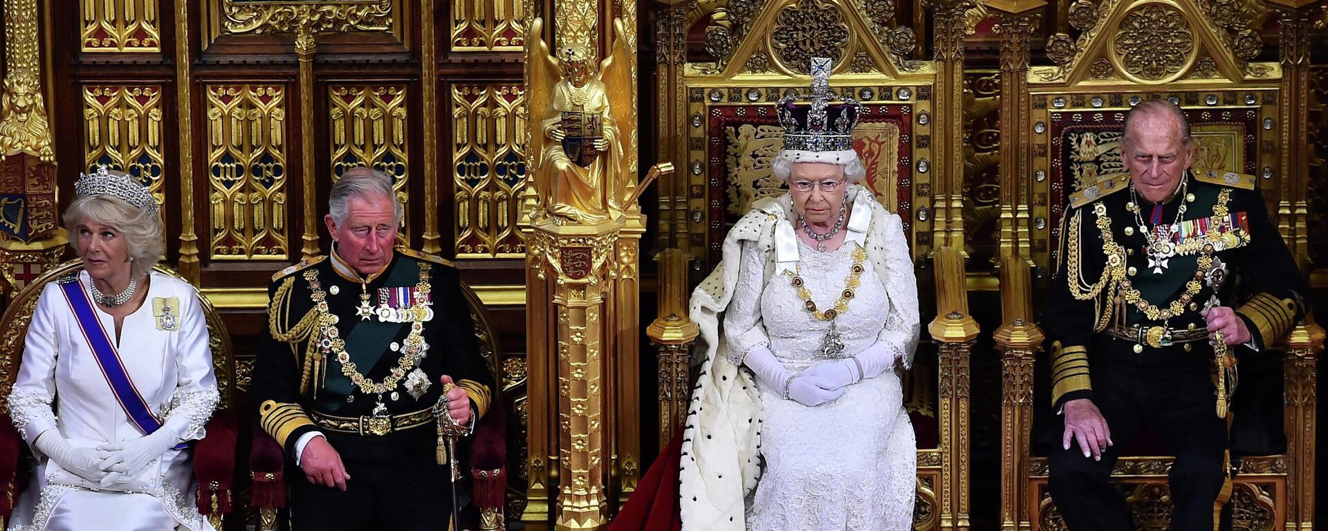 Королева Великобритании Елизавета II сидит на троне в Палате лордов, 2022 год - Sputnik Mundo, 1920, 08.09.2022