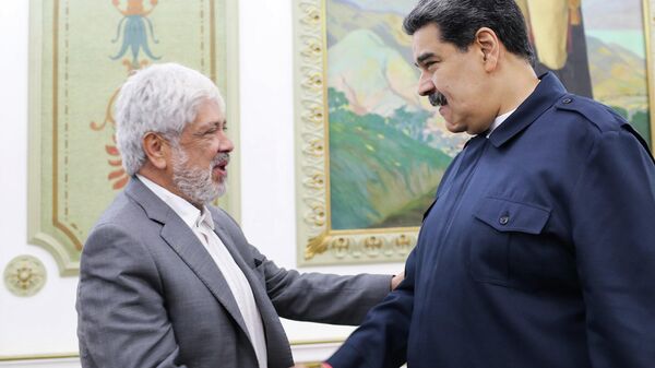 Germán Umaña, el ministro de Comercio, Industria y Turismo de Colombia con el presidente de Venezuela, Nicolás Maduro - Sputnik Mundo