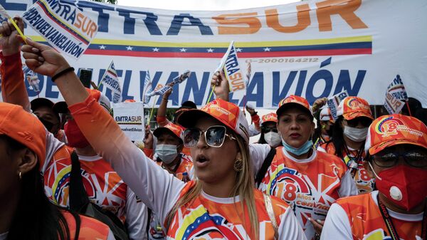 Trabajadores de Conviasa reclaman la devolución del avión de Emtrasur frente a la embajada argentina en Caracas - Sputnik Mundo