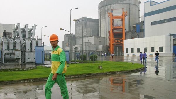 Trabajadores de la central nuclear de China  - Sputnik Mundo