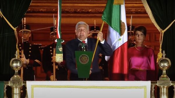 El presidente mexicano Andrés Manuel López Obrador en el Grito de Independencia, el 15 de septiembre de 2022 - Sputnik Mundo