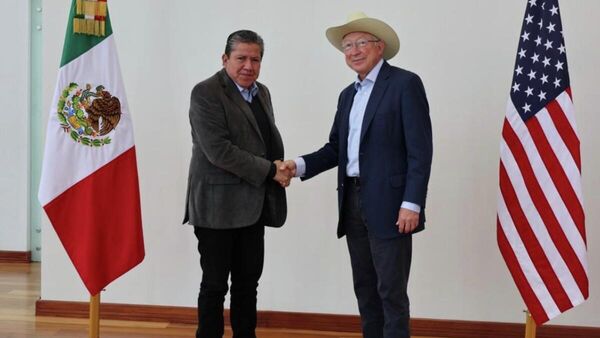 David Monreal y Ken Salazar  - Sputnik Mundo