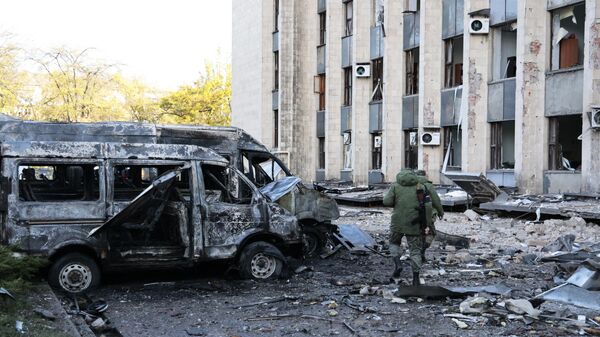 El Ayuntamiento de Donetsk después de un ataque ucraniano - Sputnik Mundo