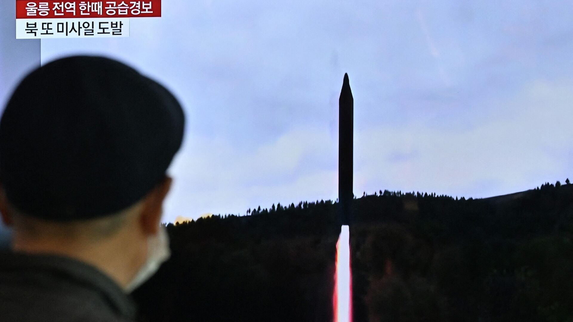 Lanzamiento de misiles por Corea del Norte - Sputnik Mundo, 1920, 21.11.2022