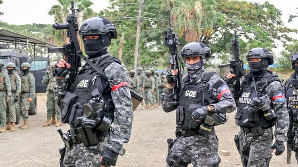 Policía  Nacional de Ecuador en medio de un operativo en un centro carcelario - Sputnik Mundo