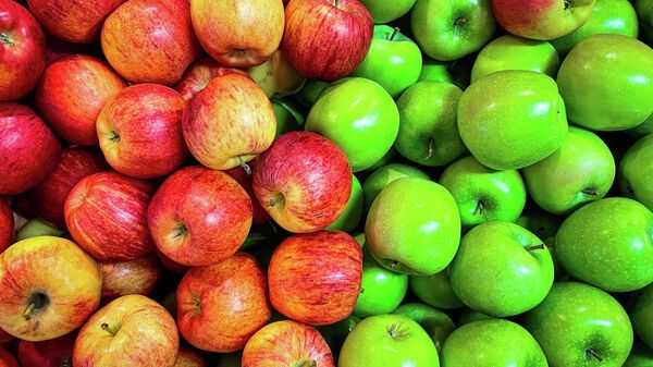 Manzanas y sus vitaminas (imagen referencial) - Sputnik Mundo