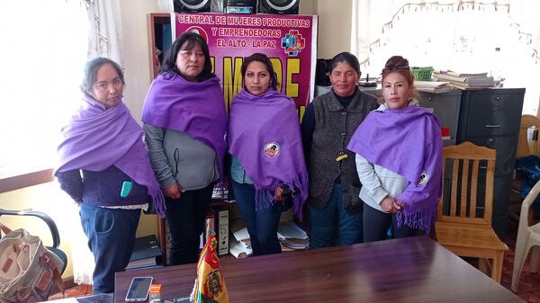 Integrantes de la Central de Mujeres Productivas y Emprendedoras (Cemupe) en El Alto, Bolivia - Sputnik Mundo