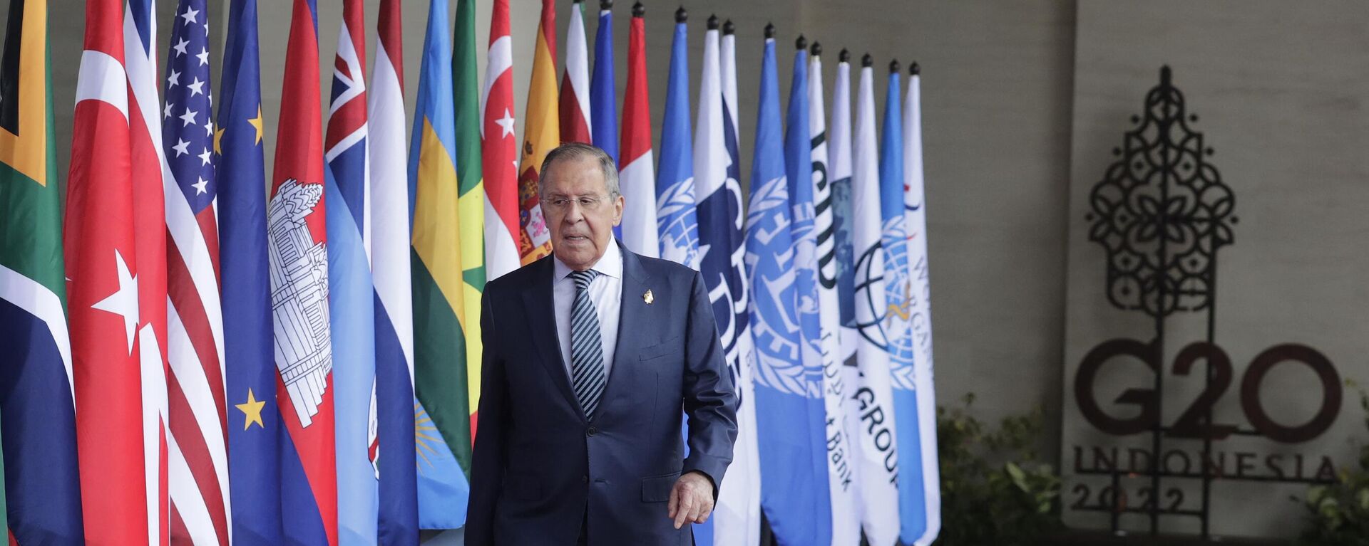 El ministro de Asuntos Exteriores de Rusia, Serguéi Lavrov, llega a la cumbre de líderes del G20 en Bali, el 15 de noviembre de 2022 - Sputnik Mundo, 1920, 20.04.2023