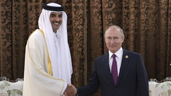 El emir de Catar, Tamim bin Hamad Al Thani, y el presidente de Rusia, Vladímir Putin - Sputnik Mundo
