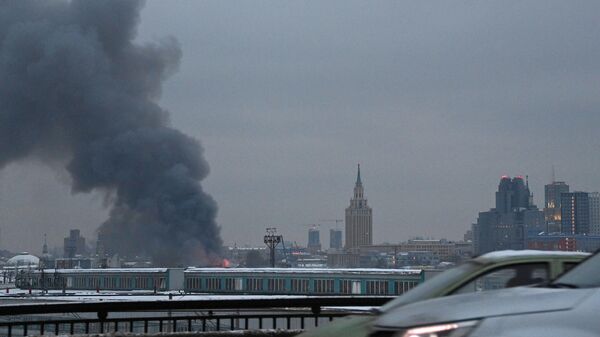 Incendio en la plaza Komsomolskaya en Moscú - Sputnik Mundo