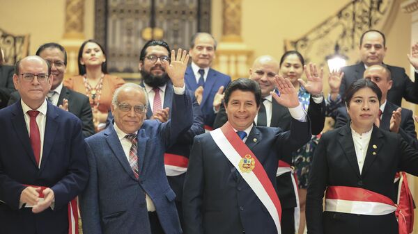 El presidente Pedro Castillo y el gabinete de ministros de Perú - Sputnik Mundo