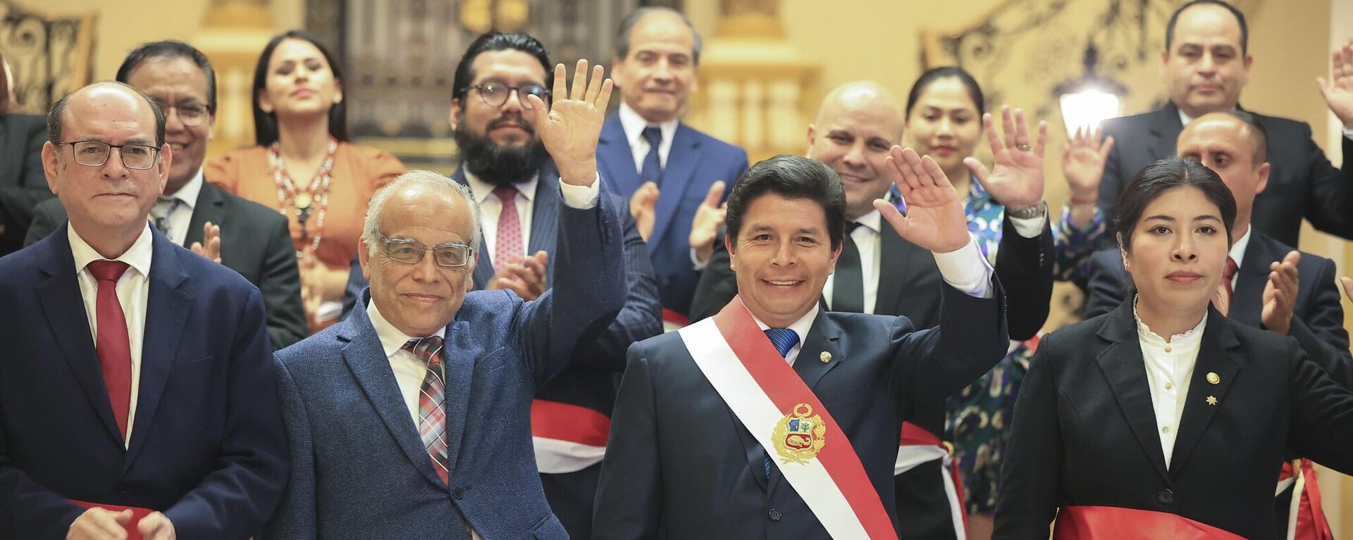 El presidente Pedro Castillo y el gabinete de ministros de Perú - Sputnik Mundo, 1920, 30.11.2022