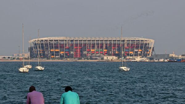 Uno de los estadios utilizados durante el Mundial de Catar 2022, construido con contenedores de comercio marítimo. - Sputnik Mundo