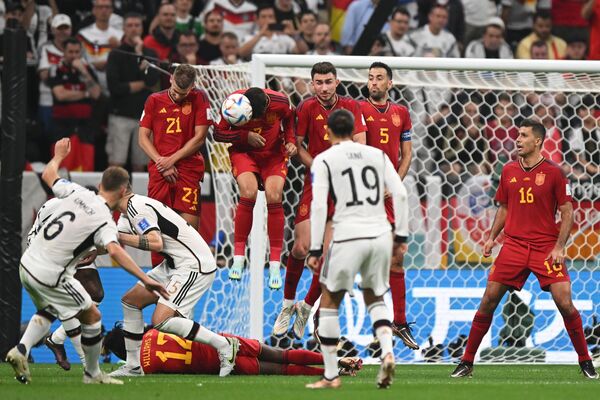 Cerca de la portería española durante el partido de la fase de grupos contra el conjunto de Alemania. - Sputnik Mundo