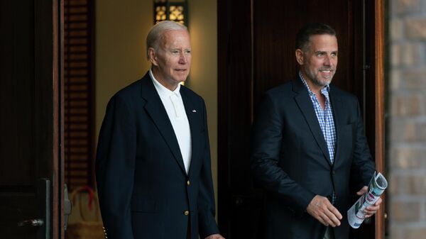 El presidente de EEUU, Joe Biden, y su hijo Hunter Biden   - Sputnik Mundo