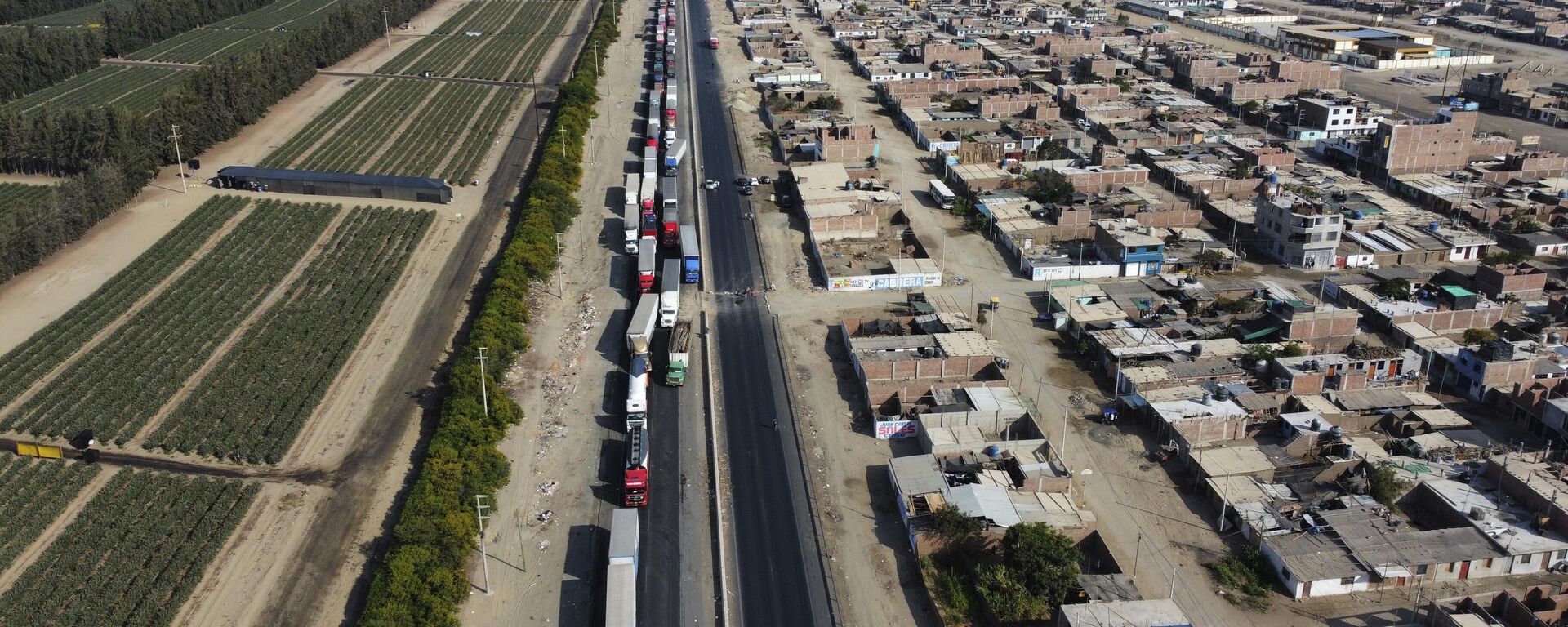 Camiones varados en la carretera por protestas en Perú  - Sputnik Mundo, 1920, 20.12.2022