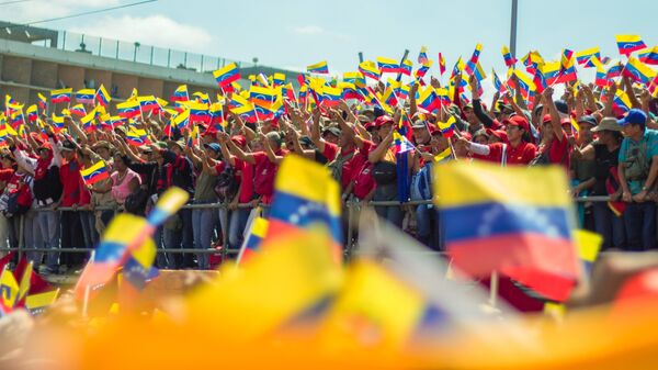 Concentración de apoyo al presidente venezolano, Nicolás Maduro - Sputnik Mundo