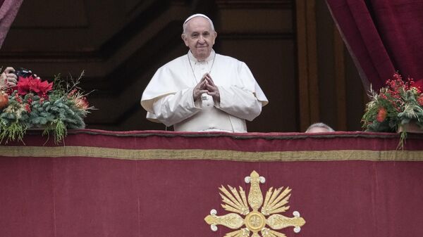 El papa Francisco pronuncia el tradicional mensaje de Navidad 'Urbi et Orbi' - Sputnik Mundo