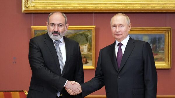 El encuentro entre el primer ministro armenio, Nikol Pashinián, y el presidente ruso, Vladímir Putin - Sputnik Mundo