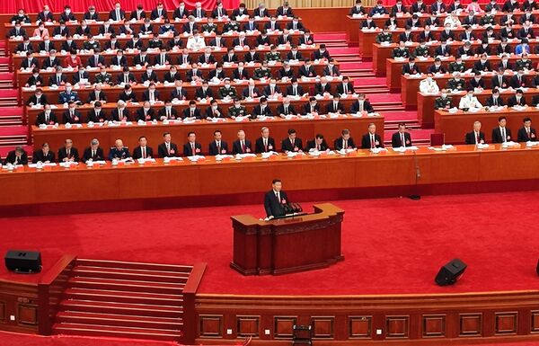 El secretario general del Comité Central del Partido Comunista de China y presidente del país, Xi Jinping, ofrece un discurso durante la inauguración del XX Congreso Nacional del Partido Comunista . - Sputnik Mundo