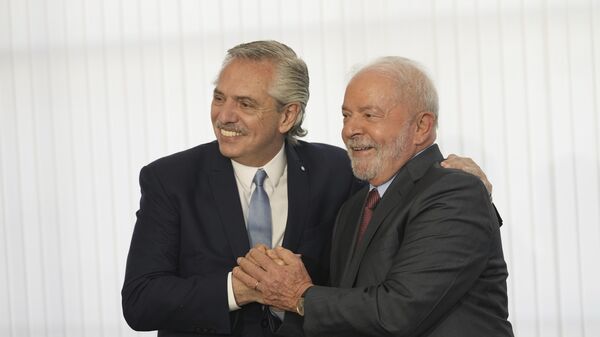 El Presidente de Brasil, Luiz Inácio Lula da Silva (a la derecha) y el Presidente de Argentina, Alberto Fernández - Sputnik Mundo