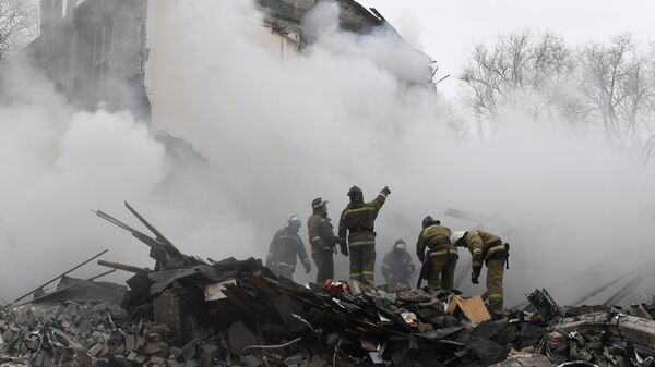 Un centro comercial destruido por las tropas ucranianas en Donetsk - Sputnik Mundo