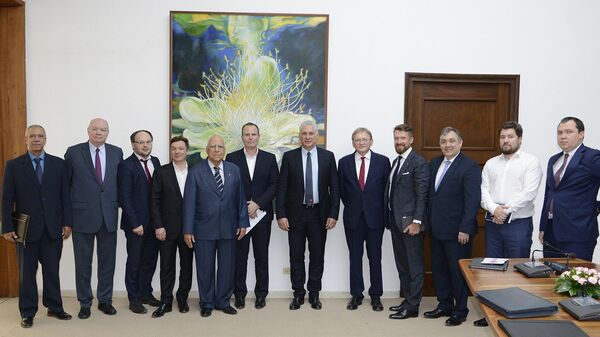 El presidente cubano, Miguel Díaz Canel, se reunió con empresarios rusos - Sputnik Mundo