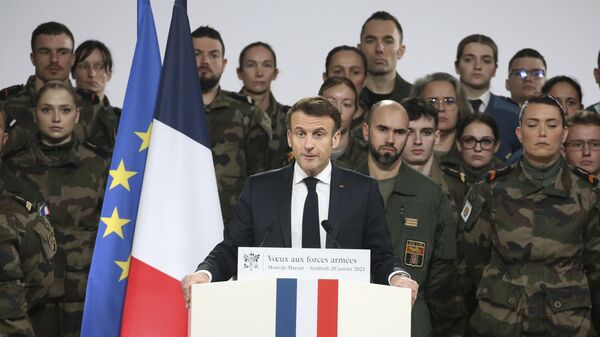 El presidente francés, Emmanuel Macron, pronuncia su discurso de Año Nuevo ante el Ejército francés, el 20 de enero de 2023  - Sputnik Mundo