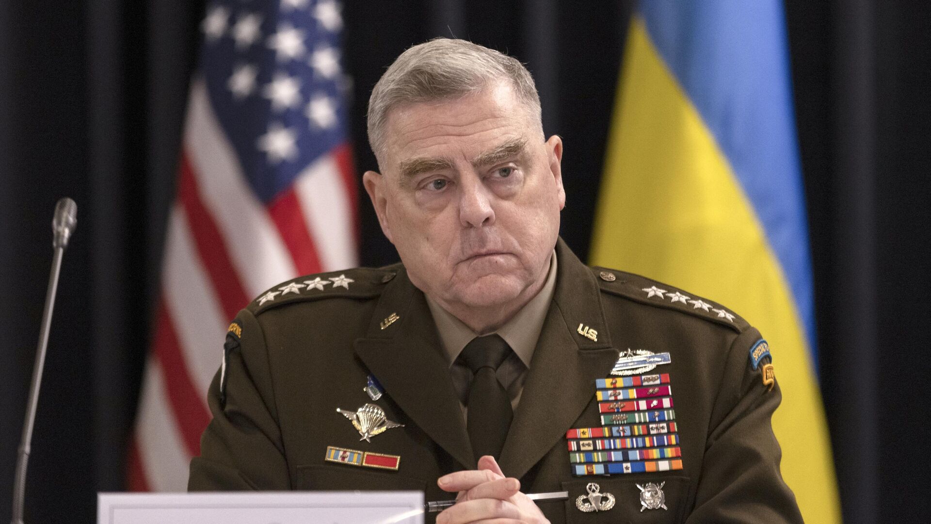 El general estadounidense Mark Milley durante la reunión del Grupo de Contacto de Defensa de Ucrania de la OTAN en la base aérea de Ramstein el 20 de enero de 2023 - Sputnik Mundo, 1920, 20.01.2023