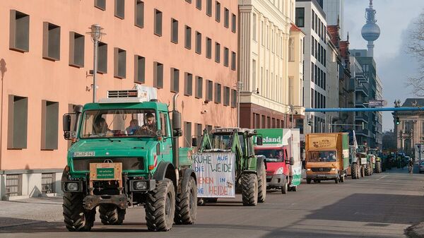 La protesta en Alemania de la alianza agraria y ecologista Estamos Hartos (We are fed up, por sus siglas en ingles) - Sputnik Mundo