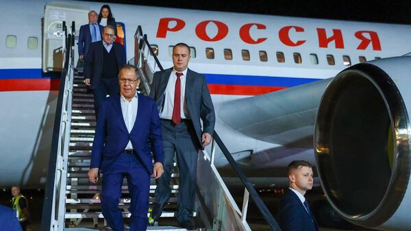 El canciller ruso, Serguéi Lavrov, llega a Sudáfrica el 22 de enero de 2023 - Sputnik Mundo